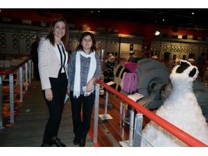 Atıklar Gelinlik Oldu