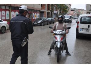 Cezaya Kızıp 75 Yaşında Ehliyet Aldı