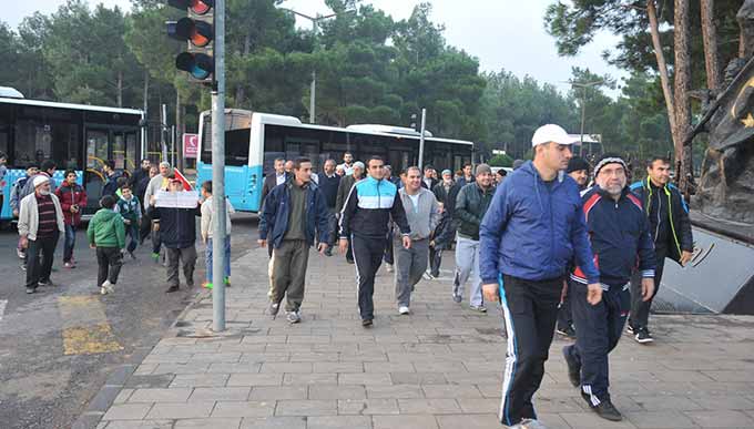Gençler Camiye Cemaat Spora Başladı