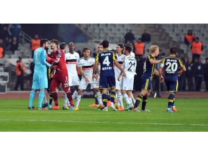 Emrenin Küfür Ettiği İddia Edildi