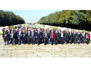 İstanbul Ve İzmir Barosu Anıtkabir’i Ziyarette Bulundu