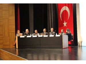 Edebiyat Bir Direniş Biçimidir