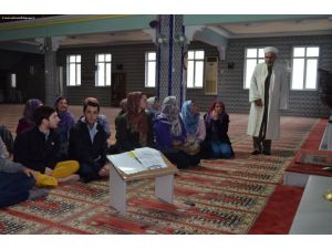 Amerikalı Gençler İslamiyeti Öğrendi