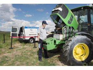 Traktörleri Muayene İçin Köylünün Ayağına Gidiyorlar