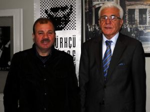 Add Üyelerinden 10 Kasımda Ataya Saygı Nöbeti