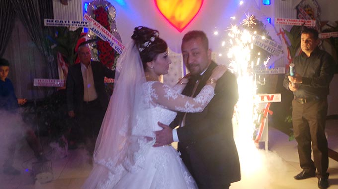 Bir Yastıkta Kocasınlar!