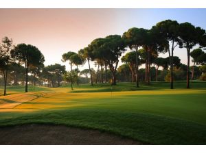 Efsane Futbolcular Antalyada Golf Sahasına İnecek