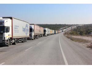 Bulgar Gümrüğü Çalışmadı, Tır Kuyrukları Uzadıkça Uzadı