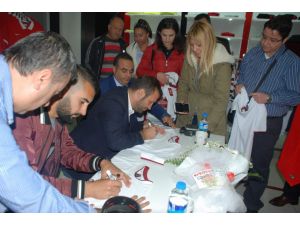 Gaziantepspor Teknik Direktörü Okan Buruk Taraftarla Buluştu