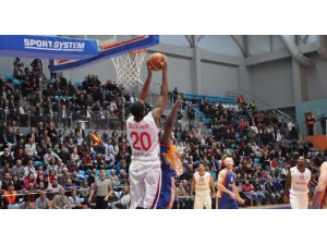 Uşak Sportif, Eurochallenge Cup’a Galibiyetle Başladı