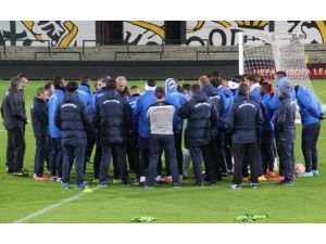 Trabzonspor Maç Saatini Beklemeye Başladı