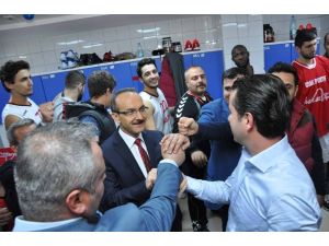 Aşigoların Avrupa Galibiyetinin Yankıları Sürüyor