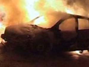 Otomobil Seyir Halindeyken Alev Aldı