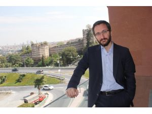 Fahrettin Altun: İstiklal Caddesi’nde Fairuz Dinlemek Zenginliktir