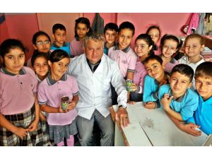 Çineli Öğretmen Saksıda Et Yiyen Bitki Yetiştiriyor