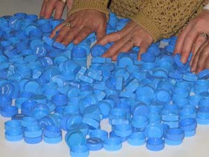 Engelli Oğluna Yardım Eli Uzatılmasını Bekliyor