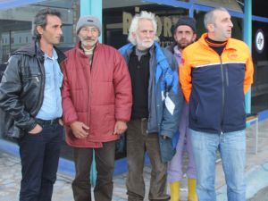 Rizede Yaylalarda Kar Nedeniyle Mahsur Kalan Vatandaşlar Tek Tek Helikopterle Kurtarılıyor