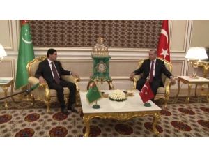 Türkmen Mevkidaşıyla Görüştü