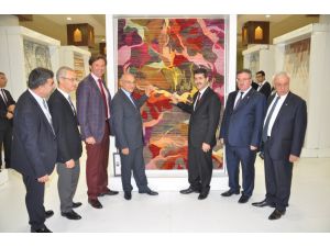 Ekonomi Bakanlığı Müsteşarı Şenel, Sergilenen Halıları İnceledi