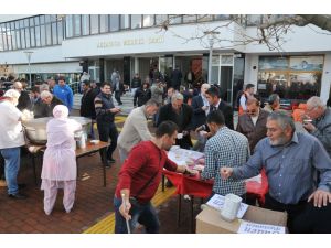 Binlerce Kişiye Aşure İkramı Yapıldı