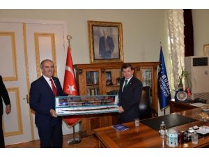 Davutoğlu’na Bursa Kılıcı