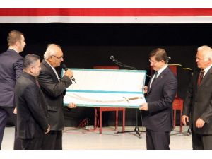 Davutoğlu: Alevi Ve Sünni’nin Kardeştir