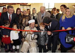 Diyanet İşleri Başkanı Görmez, Yetim Çocuklar Sergisine Katıldı