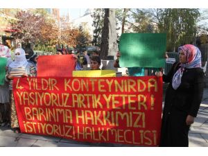 Konteyner Kentte Kalan Ailelerden Oturma Eylemi