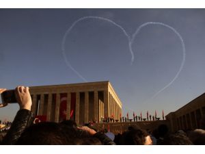 Devlet Erkanı Atatürkü Andı
