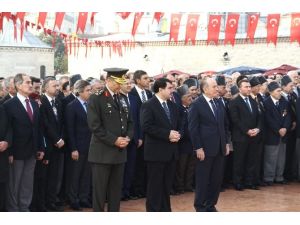Taksim’de Ata’ya Gözü Yaşlı Anma