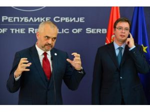 Arnavutluk Ve Sırbistan Başbakanlarından Gergin Basın Toplantısı