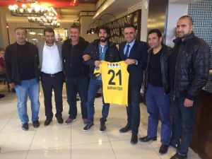 13 Yıllık Futbol Yaşantısında İlk Kez Kırmızı Kart Gördü
