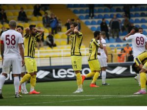 Bucaspor Yiyor, İskender Atıyor