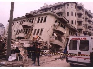 Bu Fotoğraf Çekildiğinde Enkaz Altındaydı