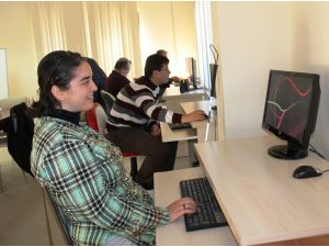 Görme Engellilere Sertifikalı Bilgisayar Kursu