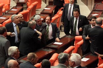 Teklifin 11. maddesi kabul edildi 