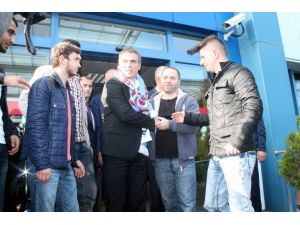 Trabzonsporun Yeni Teknik Direktörü Ersun Yanal Özel Uçakla Trabzona Geldi