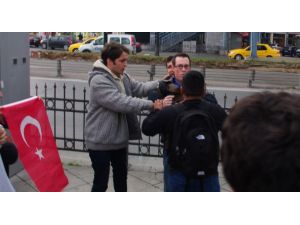 Amerikan Askerinin Başına Çuval Geçirdiler