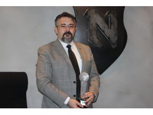Yılın Eğitim Yöneticisi Ödülü Burak Kılanç’ın