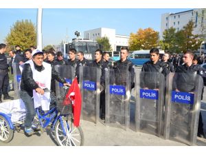 Memurlardan Bisikletli Protesto