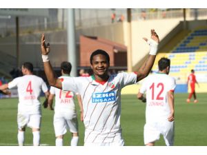 Karşıyaka’da Herkes Gol Atıyor