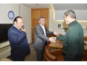 Kadir İnanır’dan Başkan Türkmen’e Sürpriz Ziyaret