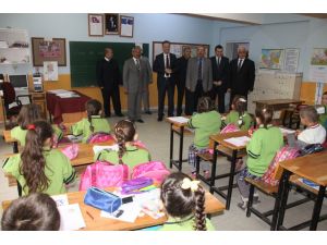 İnegöl Belediyesinden Öğrencilere Kitap