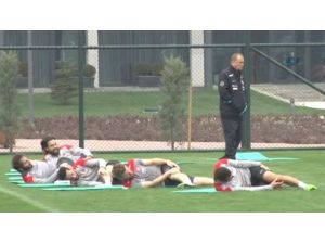Milliler Kazakistan Maçı Hazırlıklarına Başladı