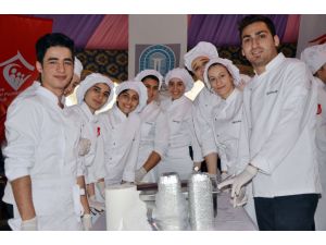 Öğrencilerden Darülaceze Sakinlerine Vefa