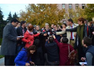 Chpden İstifa Eden Emine Ülker Tarhan Parti Kurdu