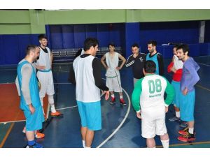 Basketbol Takımına, Belediye Başkanını Transfer Ettiler