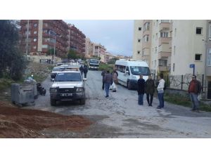 Kuşadası’nda Konutlarda Tahliye İşlemi Devam Ediyor