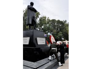 Kktc’nin 31. Kuruluş Yıldönümü’nde Atatürk Anıtı Önünde Tören Düzenlendi