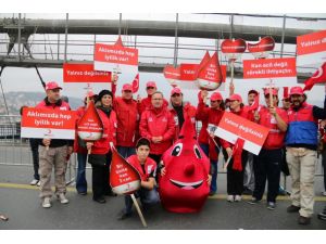 Maratonda ‘Kan Bağışı’na Dikkat Çektiler